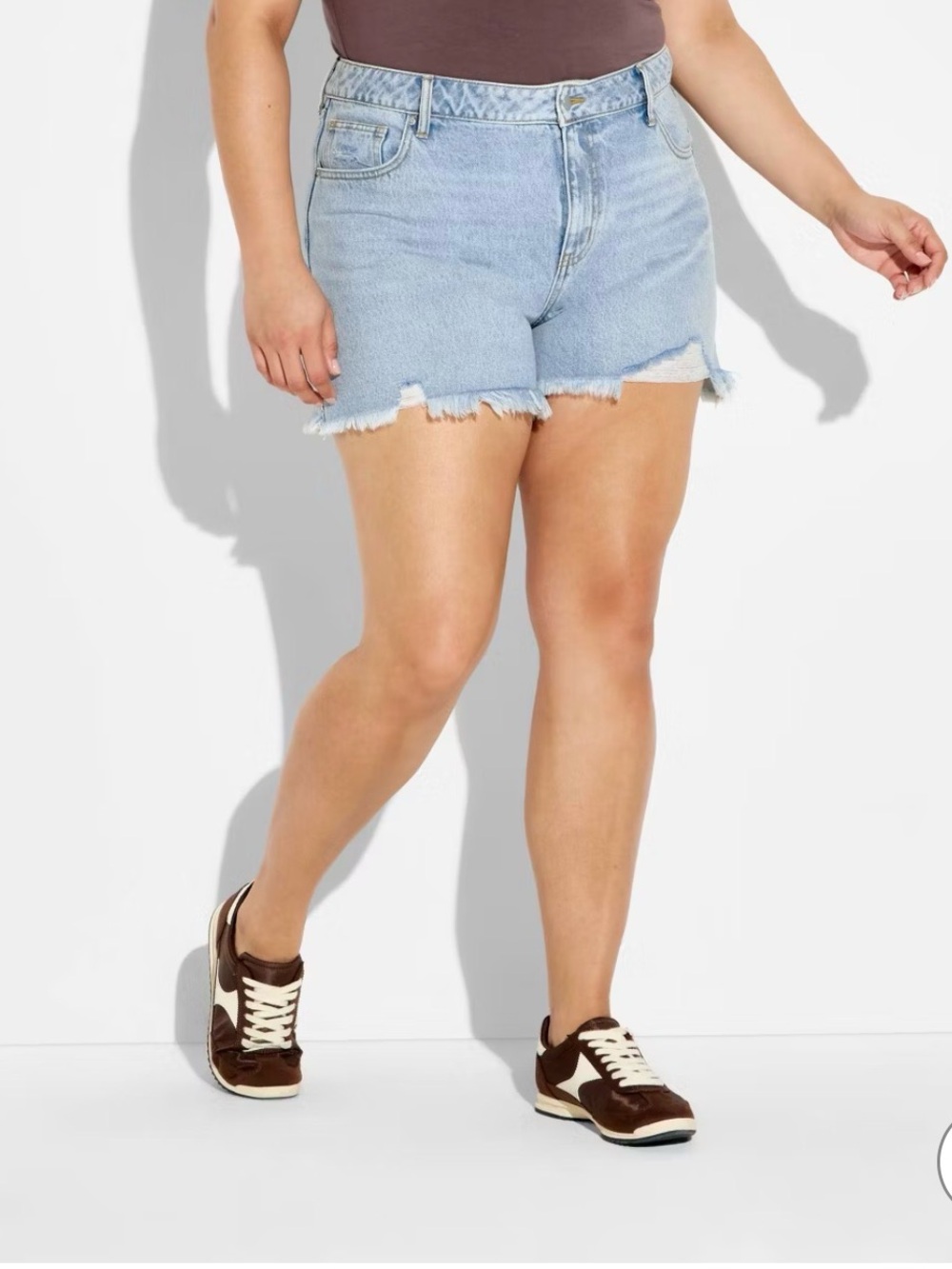 Light Wash Denim Mid-Rise Cut-Off Shorts *NEW